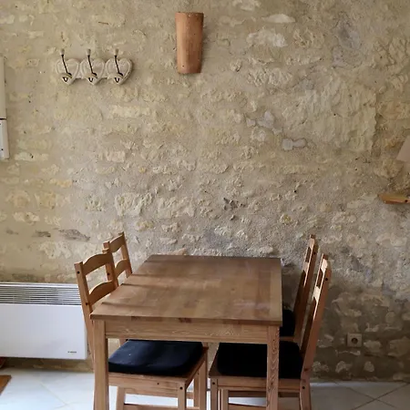 Holiday home - Petite Maison Proche Du Futuroscope *